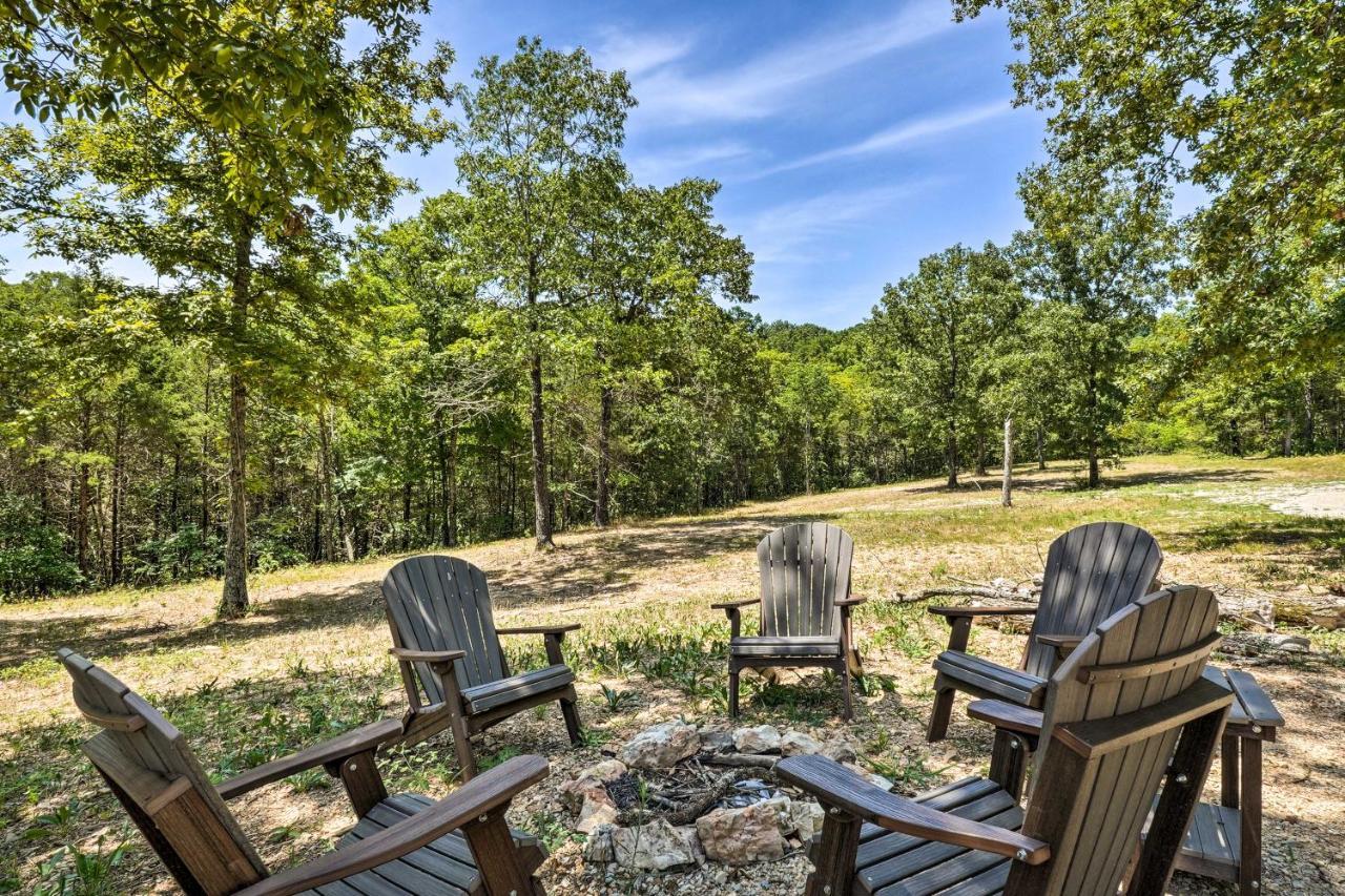 Branson Tiny Home On 52 Acres With Private Lake! Ngoại thất bức ảnh